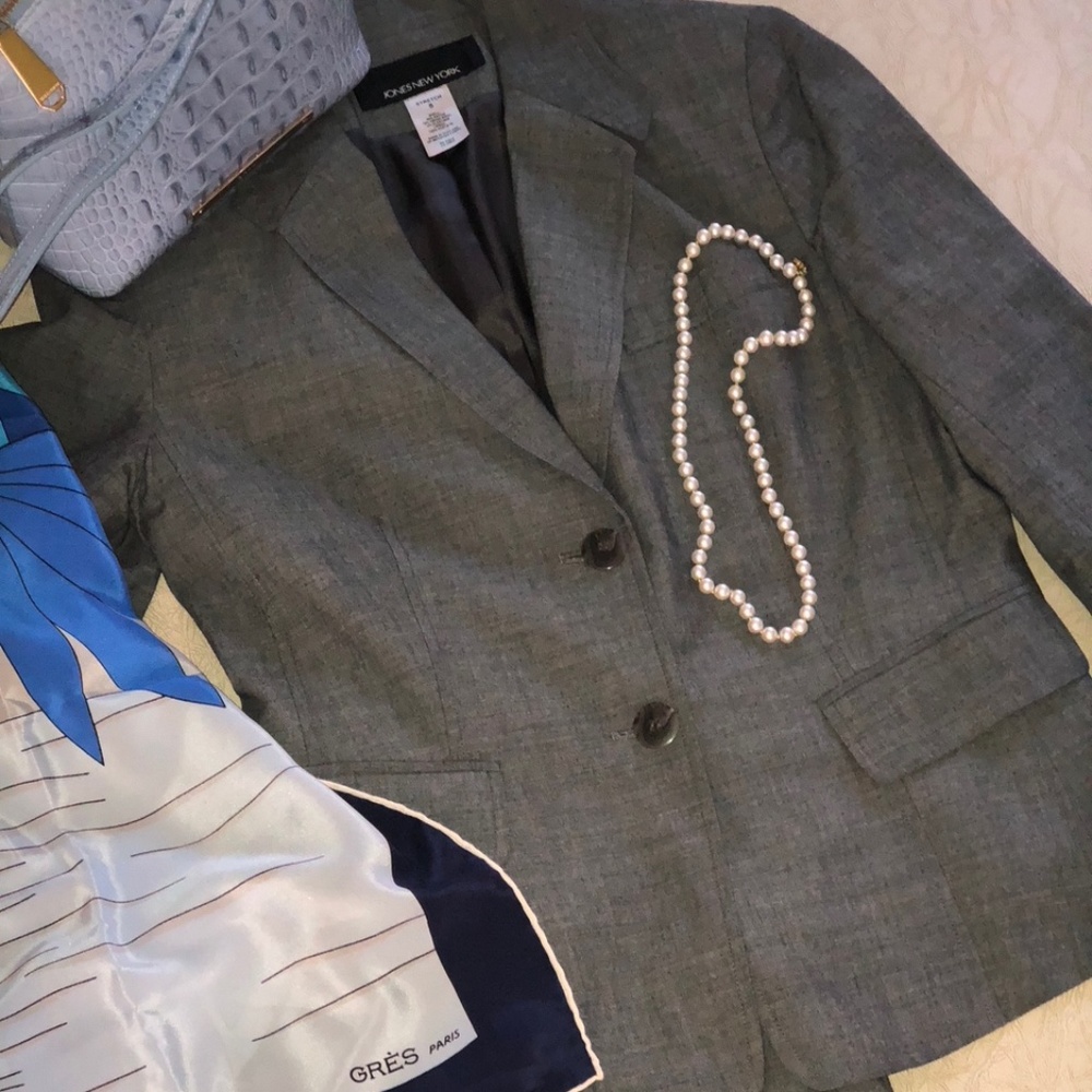 VINTAGE JONES NEW YORK GRAY PANTSUIT